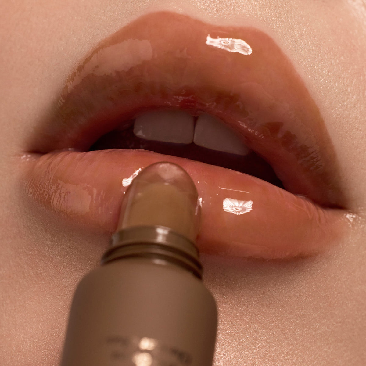lip-butter-balm-hot-cocoa-p4 LBB-Hot-Cocoa-2025-Lip.jpg