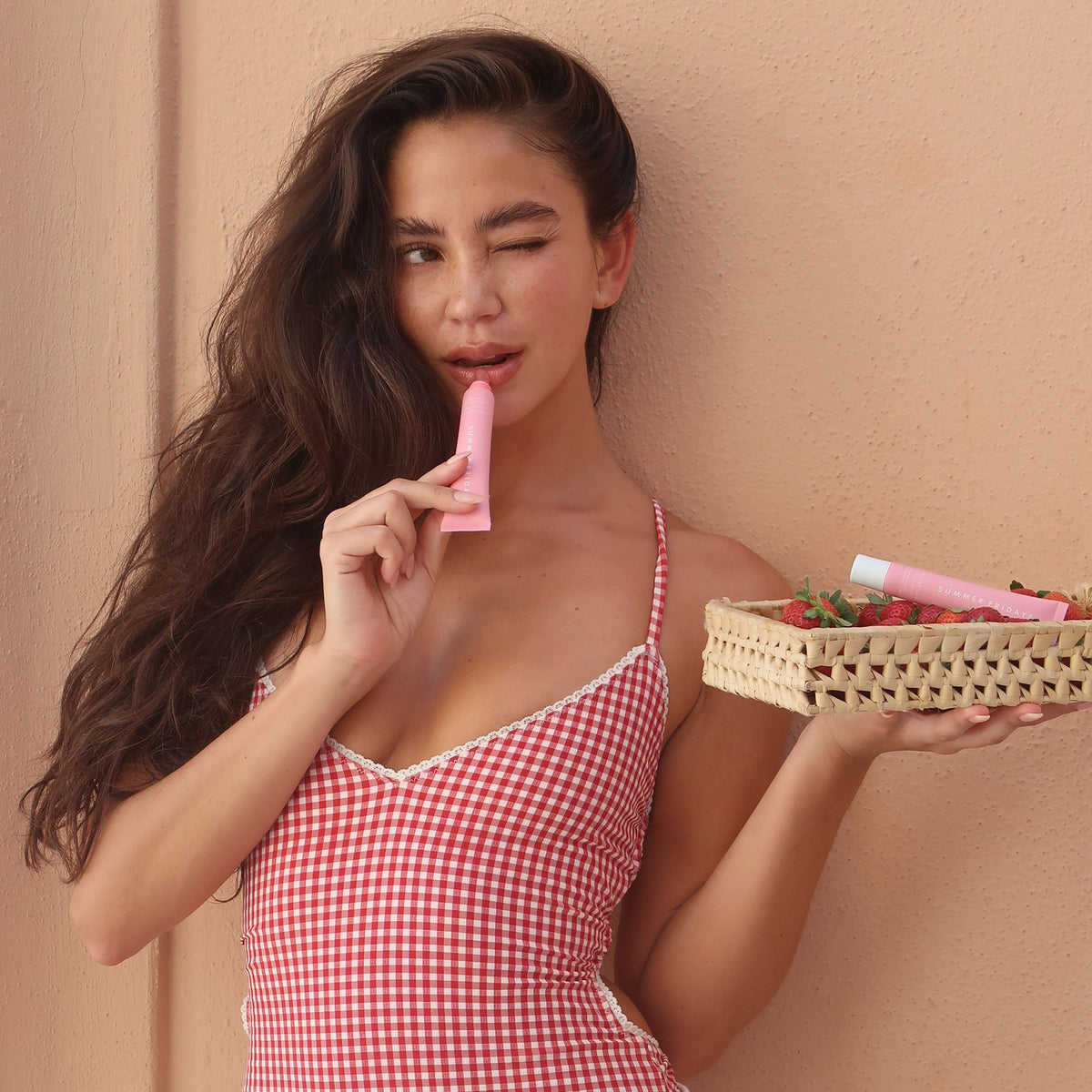 lip-butter-balm-strawberry-soft-serve-l6 LBBStrawberrySoftServe-Cristina.jpg