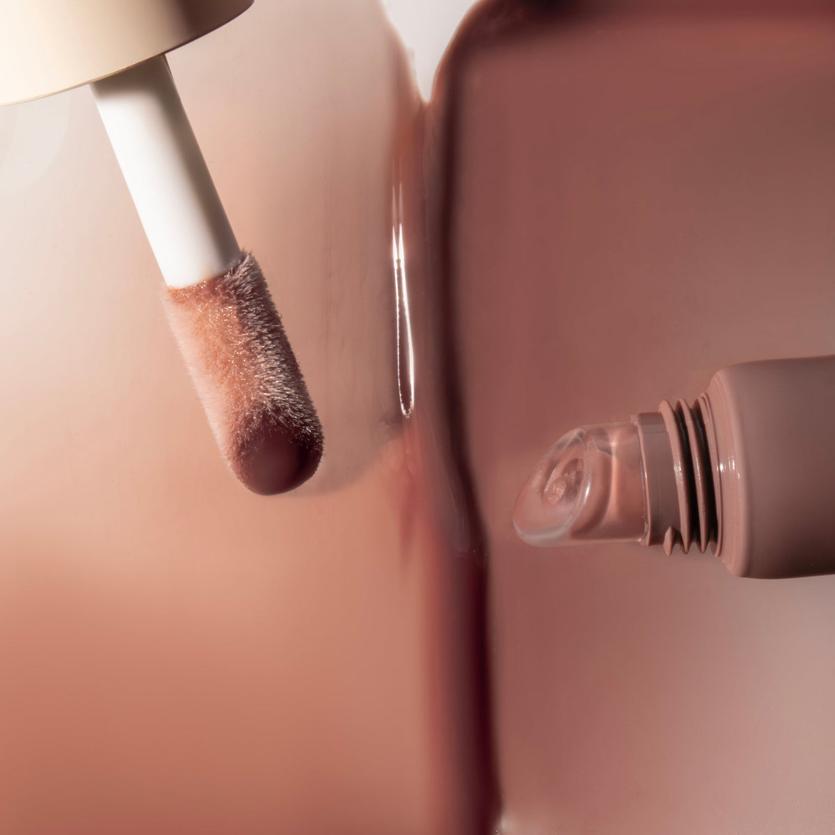 dream-lip-oil-warm-beige-t8 PDP_DLO-WarmBeige-3.jpg