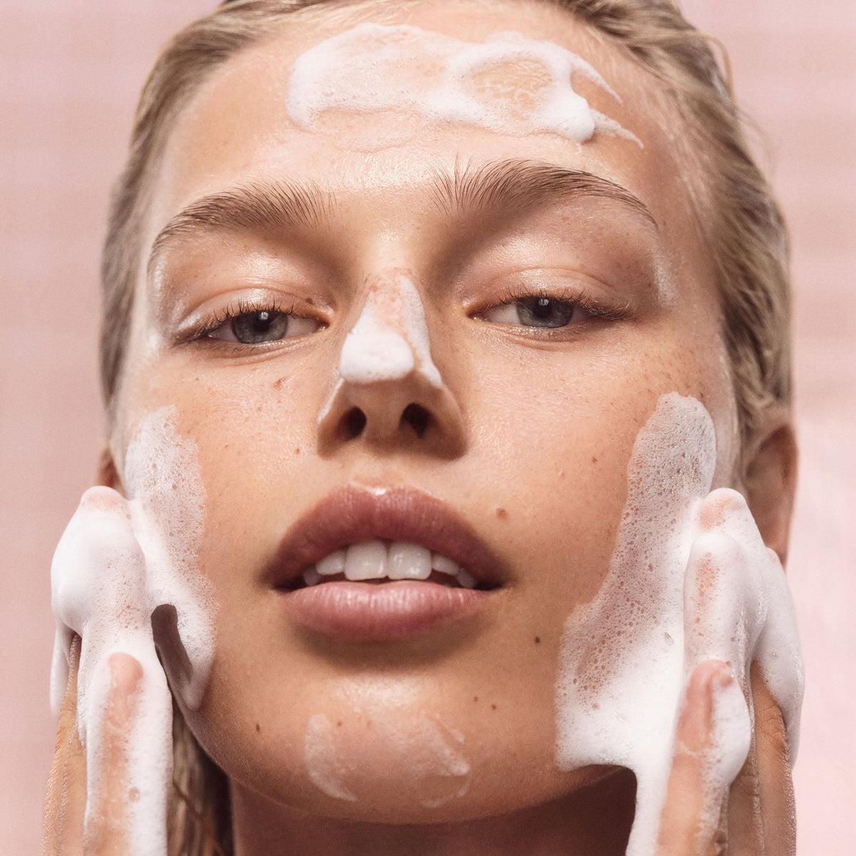 pink-dewtm-gel-cleanser-j9 Pinnk-Dew-4.jpg